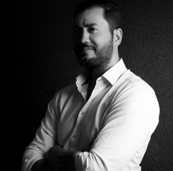 Ricardo Favarim — Designer de Moda e Estilista